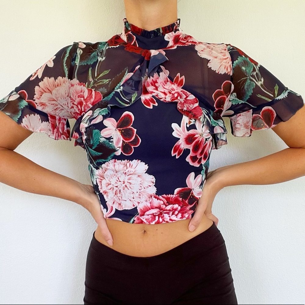 Bebe floral mock neck ruffle sleeve cut out crop top size 0